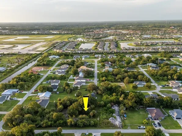 3854 Heyburn St, Fort Myers, FL 33905