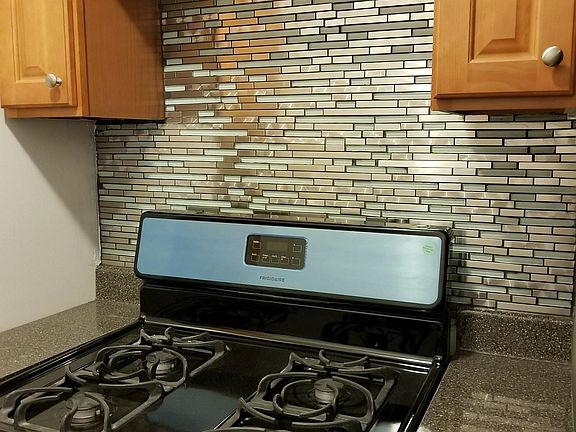 3rd image of 1471 Taylor Ave APT 20