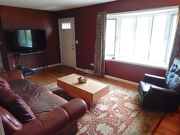 3rd image of 174 S East Ave
