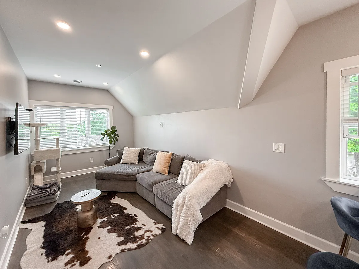 Building Photo - 468 Salem St #4