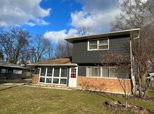 342 Blackhawk Dr, Park Forest, IL