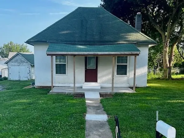 404 W William St, Savannah, MO 64485