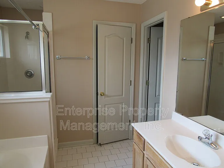 9740 Riggin Dr — Photo 10