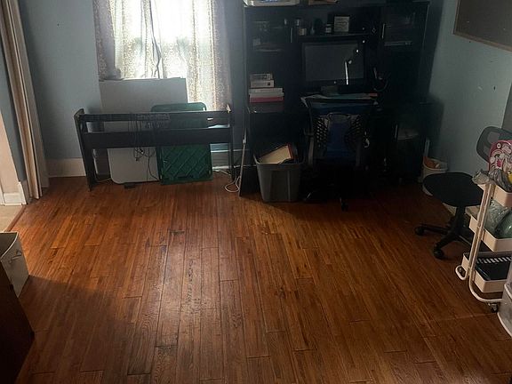 5th image of 506 W Madison St