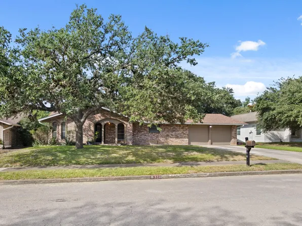 310 De Soto Dr, Universal City, TX 78148