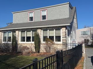 299 Prospect Ave, Middletown, RI 02842