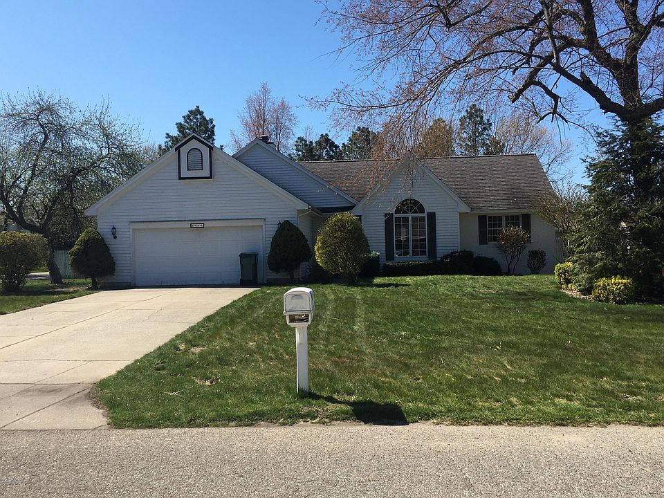 1st image of 1415 Shorewood Dr