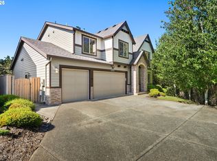 10950 SE Celano Ct, Happy Valley, OR 97086