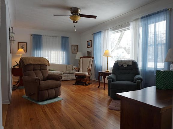 2nd image of 3108 Lorraine Ave