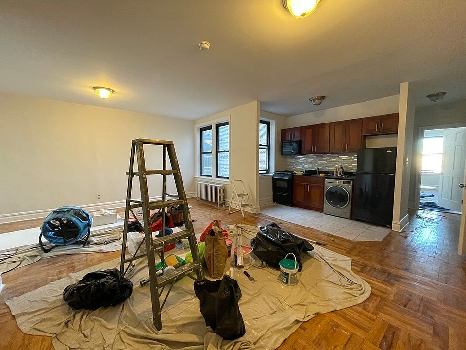 1st image of 47-60 39th Pl #4