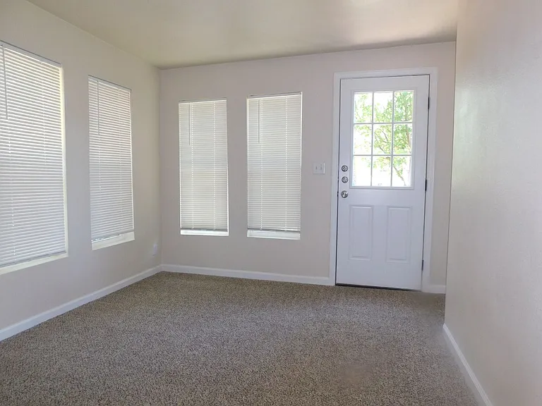 1608 Bois D Arc St — Photo 9