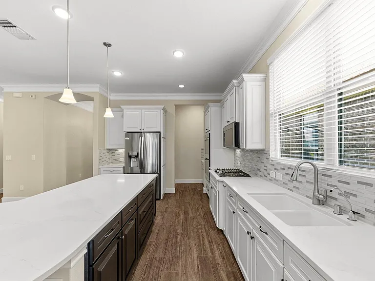 316 Connemara Dr — Photo 8