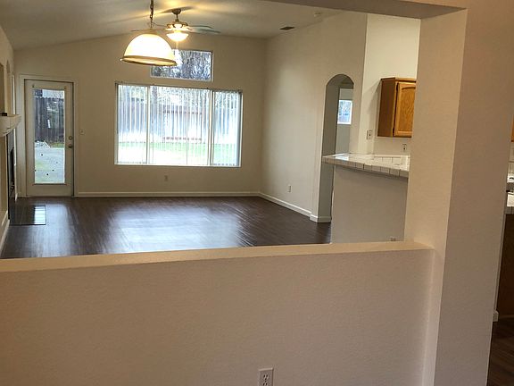 4th image of 10062 Hampton Oak Dr