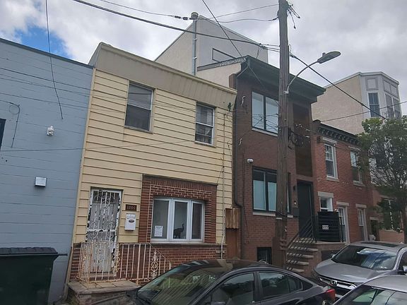3rd image of 1044 S Cleveland St