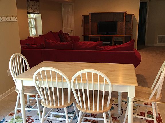 Eat-In Kitchen Area