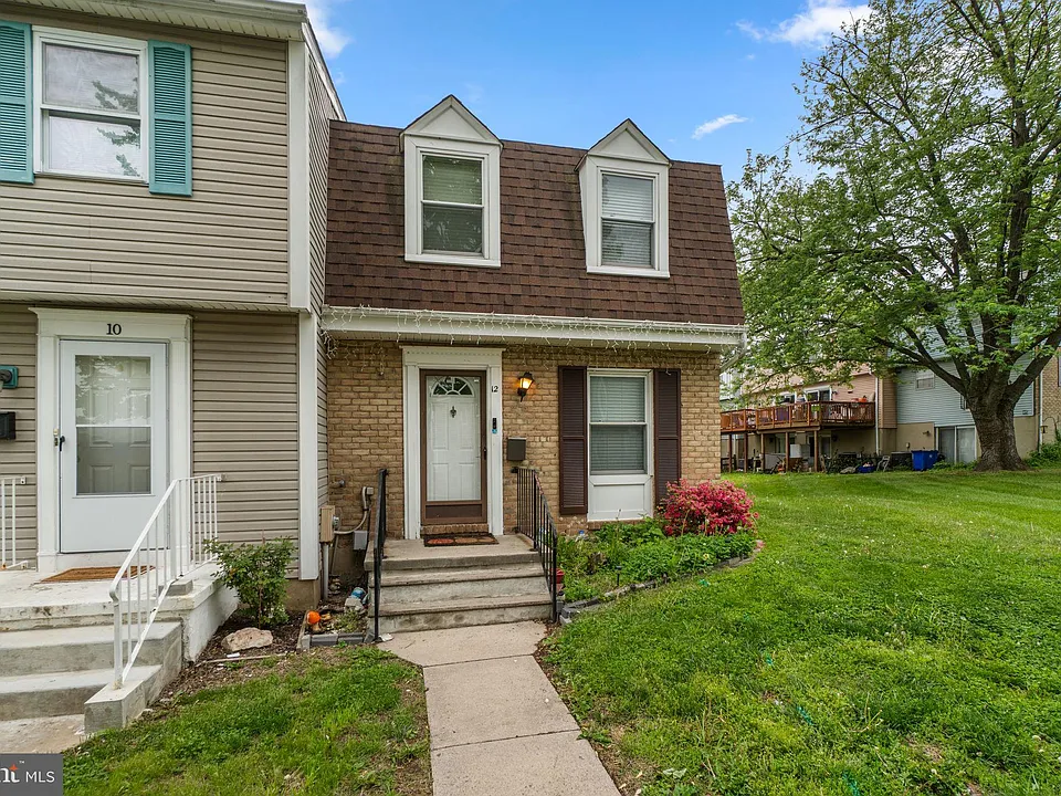12 Coats Bridge Pl #2F