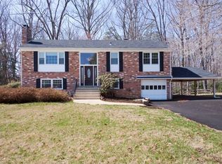 3108 Hunt Rd, Oakton, VA 22124