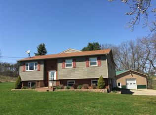 490 Clairvaux Dr, Indiana, PA 15701