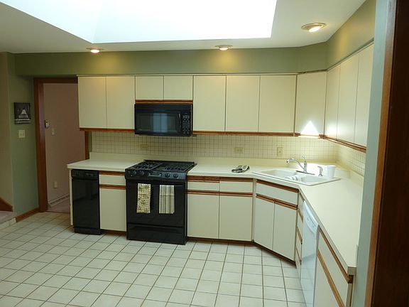 5th image of 10300 Cook Ave