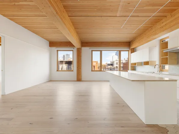 670 Union Street image 1 of 21