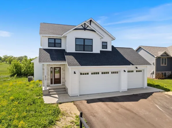 517 Reynolds St, River Falls, WI 54022