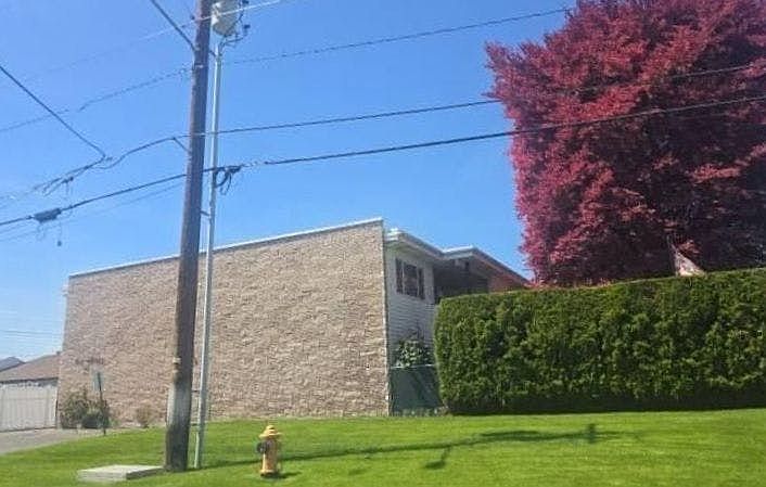 2nd image of 1305 Goethals Dr APT E