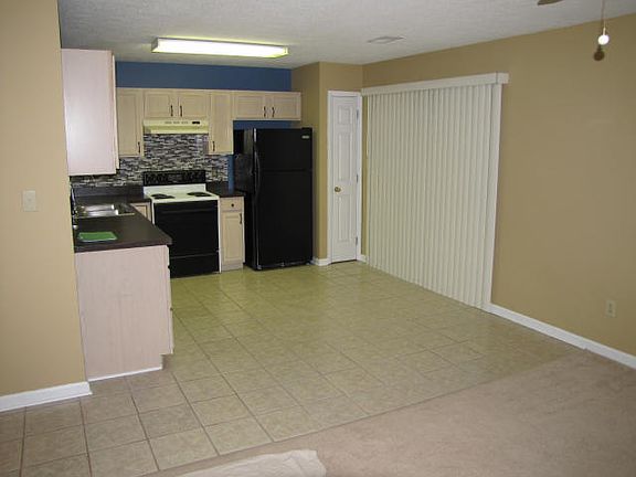eat in kitchen