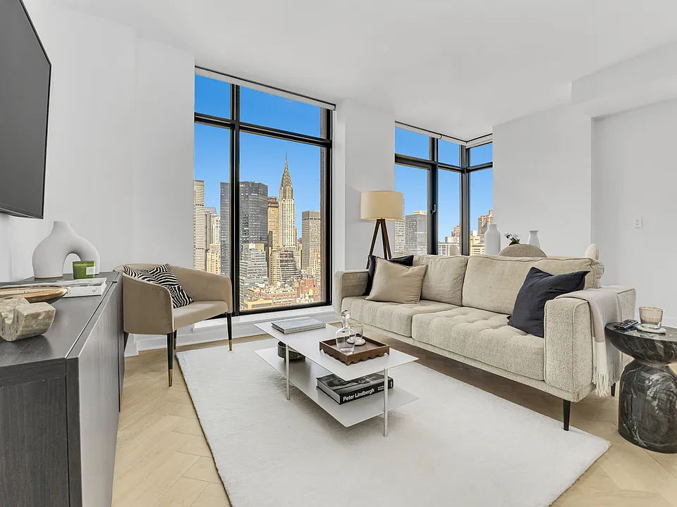 49 E 34th St #29C