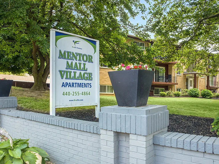 Mentor Mall Village — Photo 9