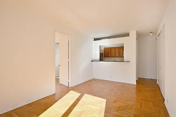 Rented by Domus Realty | media 22