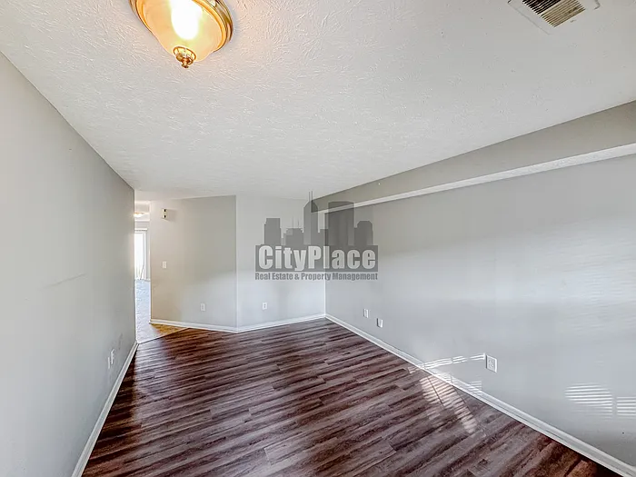 4 bed, 3.0 bath, 1590 sqft, $1,600 — Photo 4
