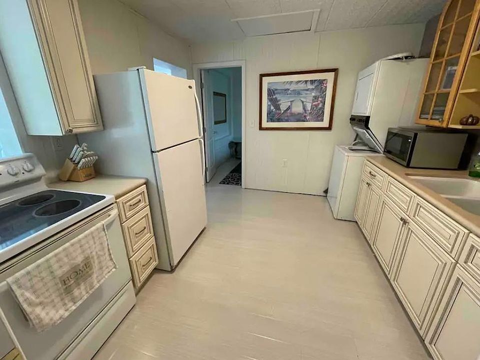 1st image of 1266 Idlewild Dr #B