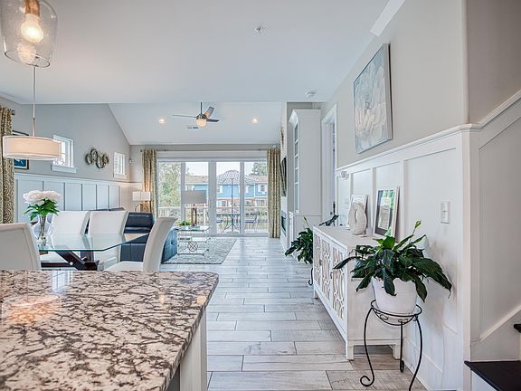 2nd image of 6640 Lagoon Pl. Unit 1