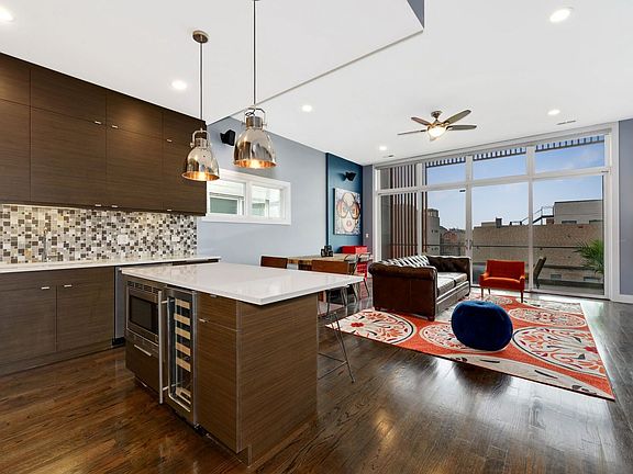 5th image of 929 N Hermitage Ave #3