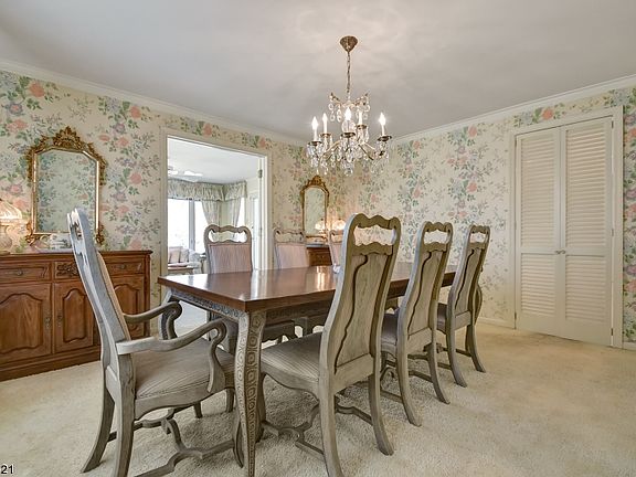 4th image of 215 Long Hill Dr