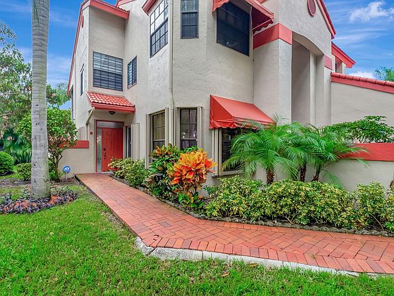 5th image of 7884 Lexington Club Boulevard #A