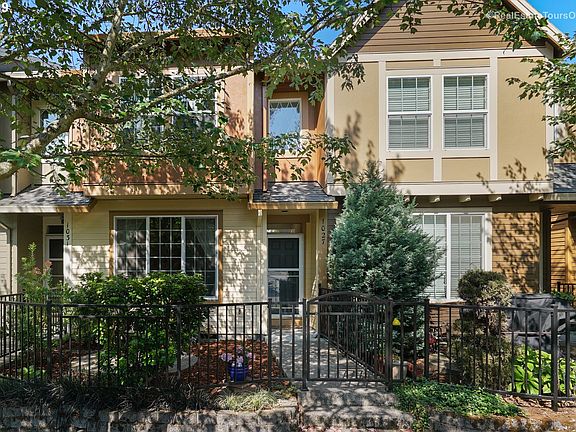 2nd image of 1027 SE Nazomi Ave