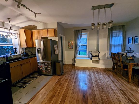 3rd image of 280 Richmond St #A