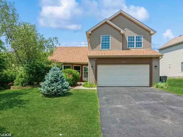1371 Longford Cir, Elgin, IL 60120