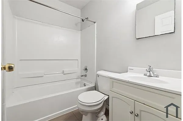 Building Photo - 3601 Melon St #2