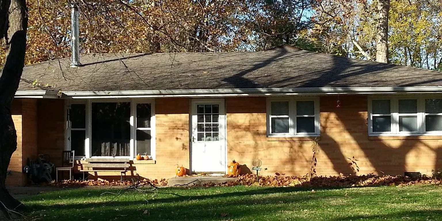 1809 Shadowlawn Dr photo 1