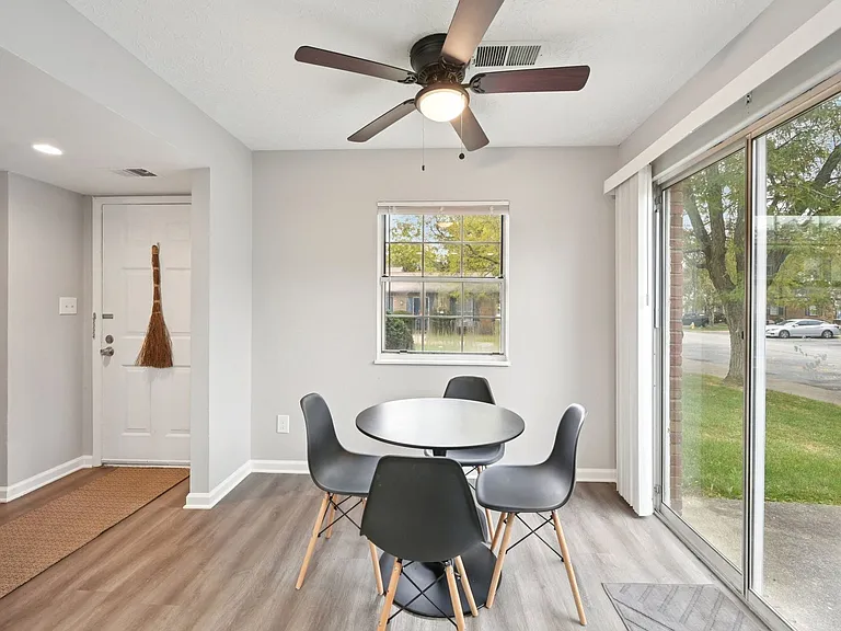 Park Place Apartments — Photo 12