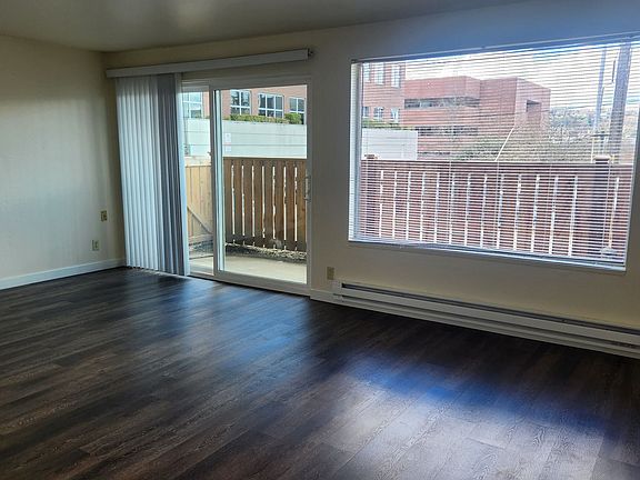 5th image of 2339 Franklin Ave E APT 101