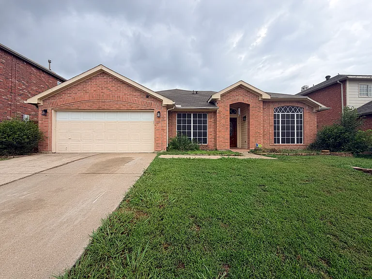 1023 Bonanza Dr — Photo 1