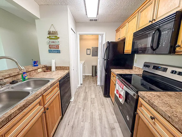 3705 SW 27th St #524 — Photo 6