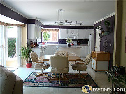 Lots of cabinets & W/I Pantry