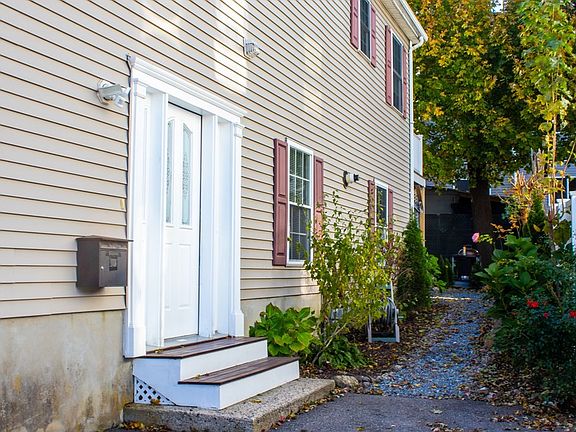 3rd image of 47 Florence Ave #47