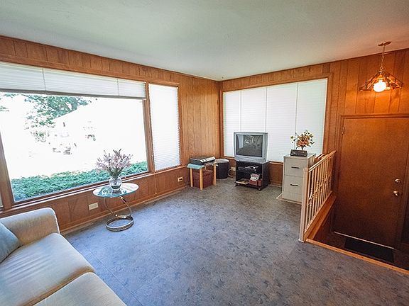 2nd image of 209 Hollister Ave