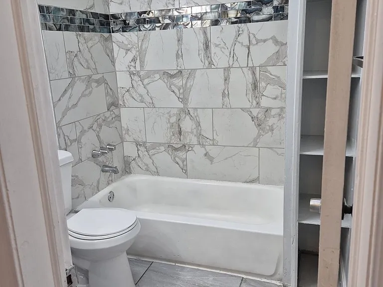 2863 Edgecombe Cir S — Photo 24
