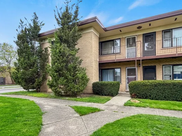34 King Arthur Ct APT 2, Northlake, IL 60164